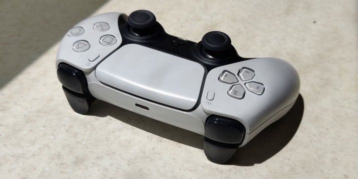 صورة لـ كيفية توصيل واستخدام جهاز تحكم PS5 على الكمبيوتر الخاص بك | 1JiUSLISdQCoDEqc3fvKb-g-DzTechs