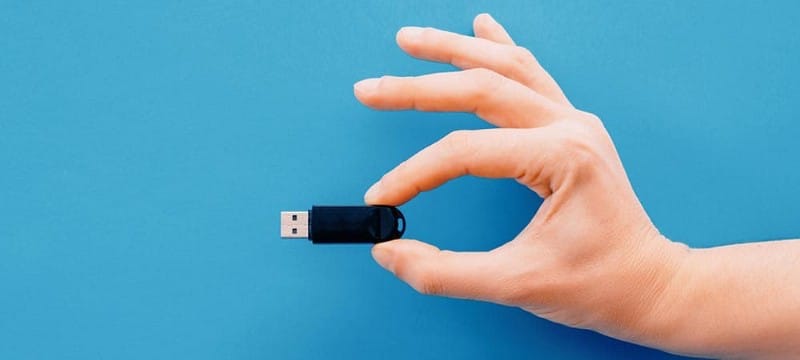 صورة لـ بعض الطرق لعرض سجل توصيل جهاز USB في Windows | 1b874VdYv9VGflz-BCxDpaQ-DzTechs