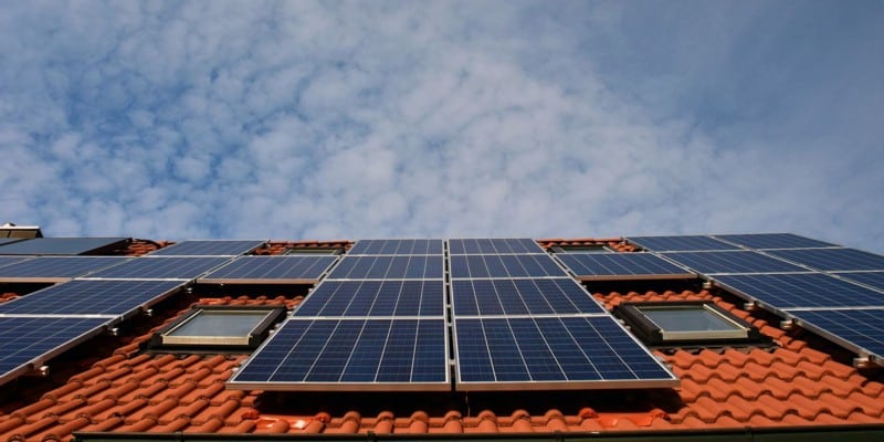 صورة لـ ما هي Tesla Powerwall وكيف يُمكن استخدامها وكم تُكلف؟ | 1lEtFQ_KJKS8nziWAG8VlUQ-DzTechs