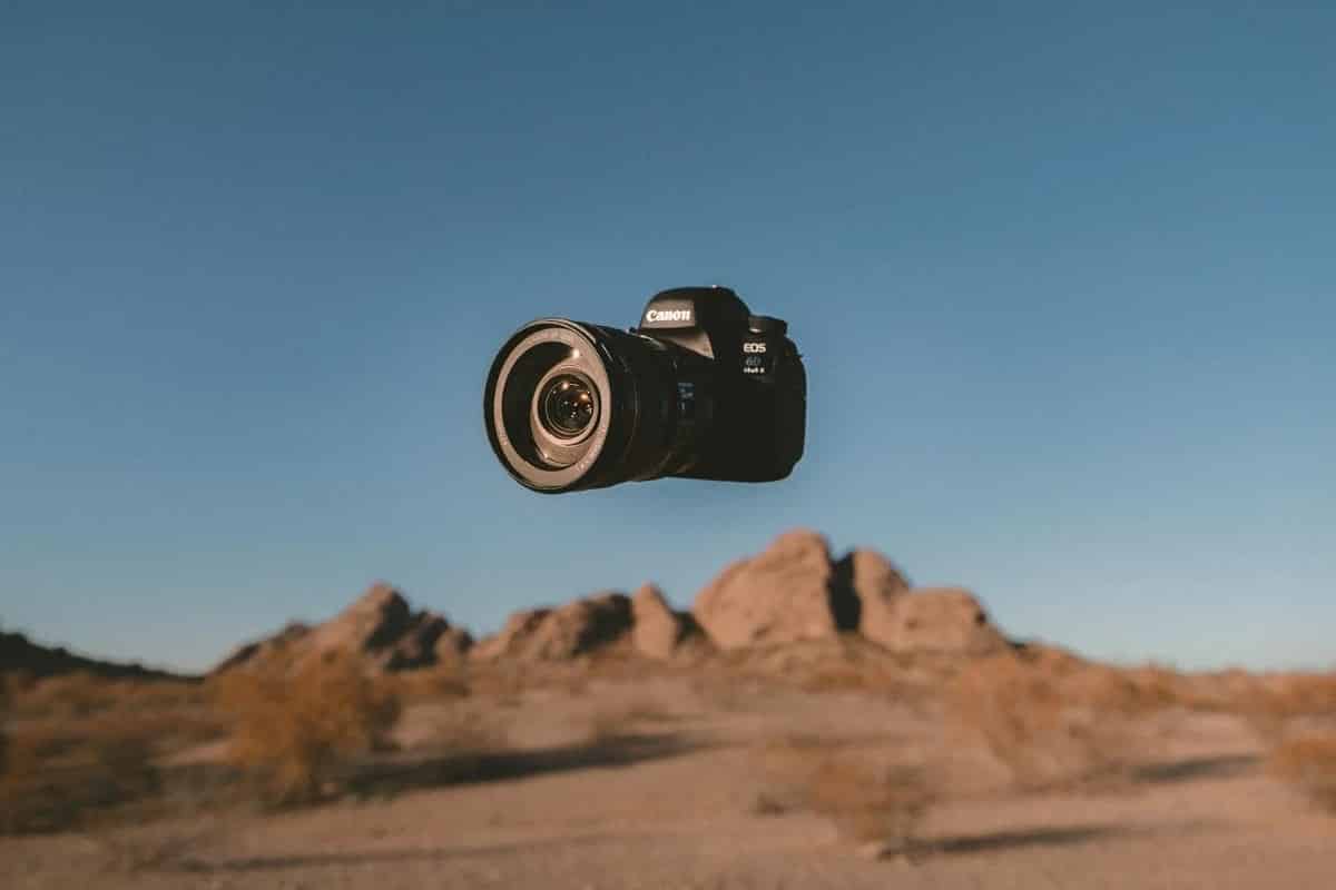 صورة لـ لماذا لا يجب عليك أبدًا شراء كاميرا DSLR جديدة (واشتري دائمًا كاميرا مستعملة) | 1nuEuzce3RkqUkokKRGfJBA-DzTechs