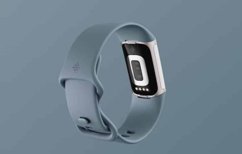 صورة لـ كيفية تنظيف جهاز Fitbit الخاص بك | 1ZyxA-swAX7aWyebHFWgJ3g-DzTechs