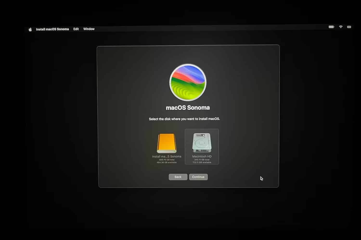 صورة لـ كيفية تثبيت macOS من محرك أقراص USB | macos-sonoma-installer-drive-selection-menu