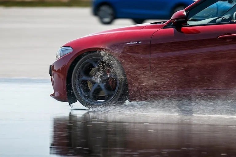 صورة لـ ما هو نظام منع انغلاق المكابح (ABS) وكيف يعمل؟ | 1qqRURExPqBnq4baTewjMNw-DzTechs
