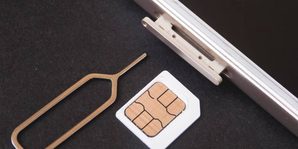 صورة لـ iPhone 14 مُزوّد بـ eSIM فقط: إليك ما يمكن أن يعنيه ذلك للمستقبل | 15aO5XbVgOcrgQBjeP7JGng-DzTechs