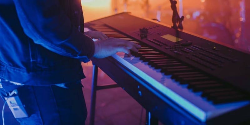 صورة لـ الأشياء التي يجب أن تعرفها عند شراء لوحة مفاتيح MIDI الأولى | 1vmdEHlQn8ALf4jahdSaIzA-DzTechs