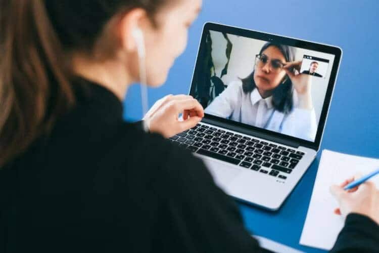 صورة لـ كيفية التعامل مع التنمر الإلكتروني في العمل عن بُعد | 19a2U4ZvMo5A_FXBpwPDZYA-DzTechs