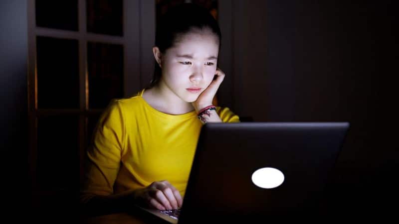 صورة لـ كيفية التعامل مع التنمر الإلكتروني في العمل عن بُعد | 1QxpMX7x3cW8yUdWmJV3tOg-DzTechs