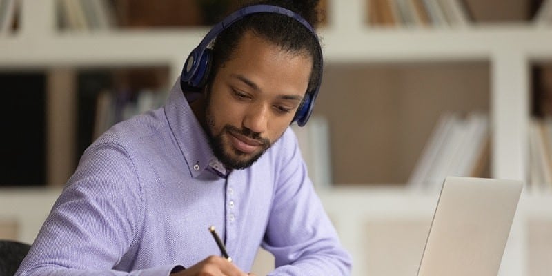 صورة لـ ما هي وظيفة التفريغ الصوتي؟ ما دورها وكيف تعمل فيها؟ | 1hdifzvQwUMFNgrV-bMhWSQ-DzTechs