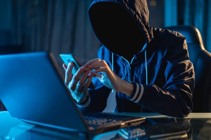 صورة لـ ما هو هجوم التحجج الاحتيالي وكيف يُمكنك حماية نفسك؟ | 1Dh5xzi4A4d0-J6pddzLLSA-DzTechs