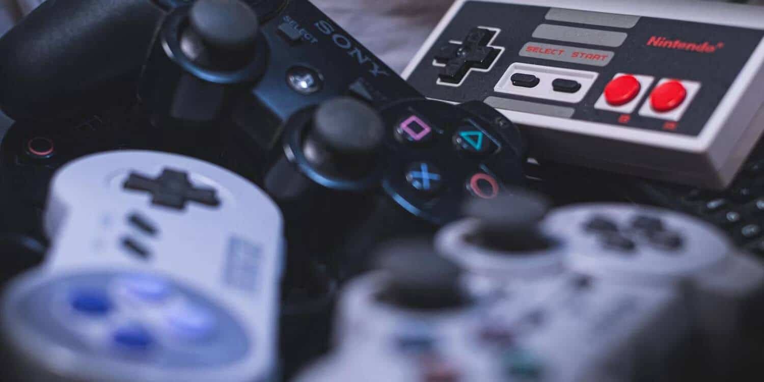 صورة لـ ما هو جهاز الألعاب الأفضل للألعاب الرجعية؟ PlayStation 5 ، Xbox Series X | S ، Nintendo Switch | 1TQyBK1m3b4-nbKMeokxGfg-DzTechs