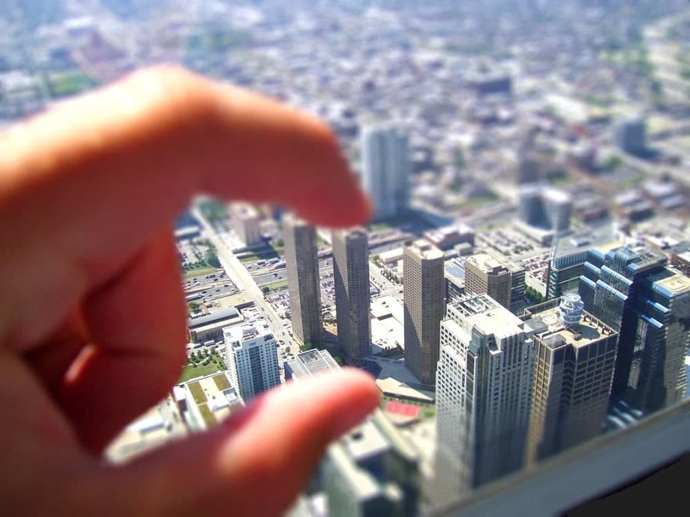 صورة لـ ما هو التصوير بالميل والإزاحة ، وكيف تُحققه؟ | 1_1R4qyWRYwDGaaAn90AEUPQ-min-1