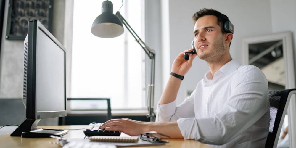 صورة لـ الصناعات ذات الطلب المُتزايد على العامل عن بُعد | 1Z0q1sjSslaU2Bd236Jrhrg-DzTechs