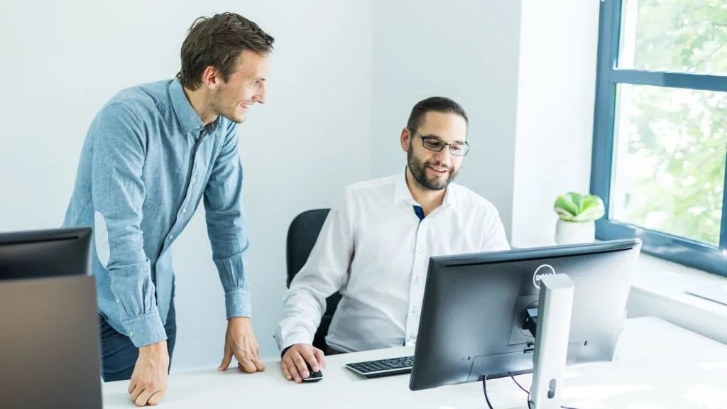 صورة لـ لماذا يعد التبديل بين تطبيقات العمل أمرًا سيئًا وكيفية حله | onboarding-prozess-min