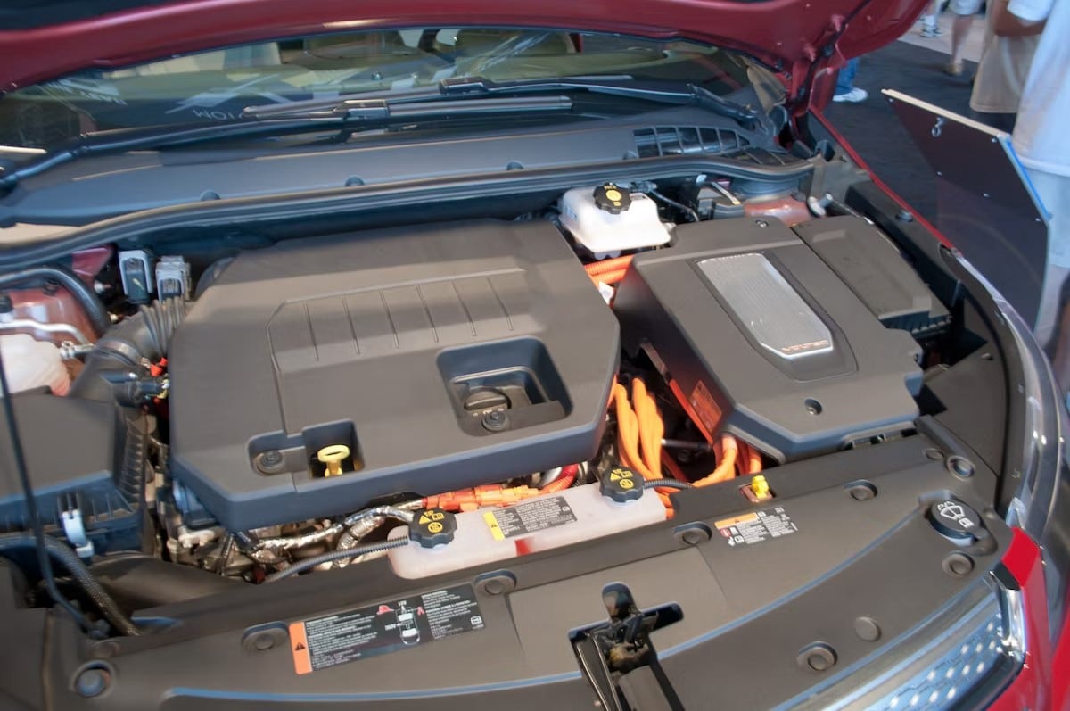 صورة لـ لماذا لا يزال لدى السيارات الكهربائية الكاملة بطارية بقوة 12 فولت؟ | 1kA8NkeuTkD_3GLELF3SsIA-DzTechs