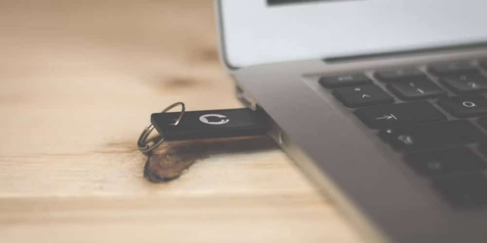 صورة لـ إصلاحات يُمكن تجربتها عند توقف منفذ USB-C الخاص بالـ Mac عن العمل | 1rOZwgc8mcYoSI7PlYjJBMQ-DzTechs