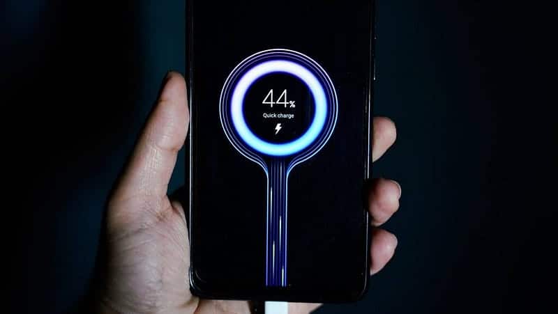 صورة لـ الشحن السريع من Samsung لا يعمل؟ جرِّب هذه الإصلاحات | 10DowI_zfq4VW67ZhyPzD4A-DzTechs