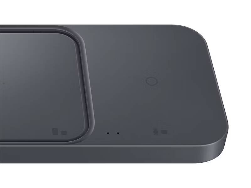 صورة لـ أفضل مُلحقات Samsung Galaxy S23 المُتوفرة | Samsung-15W-Wireless-Charger-Duo-with-Travel-Adapter_2.avif_