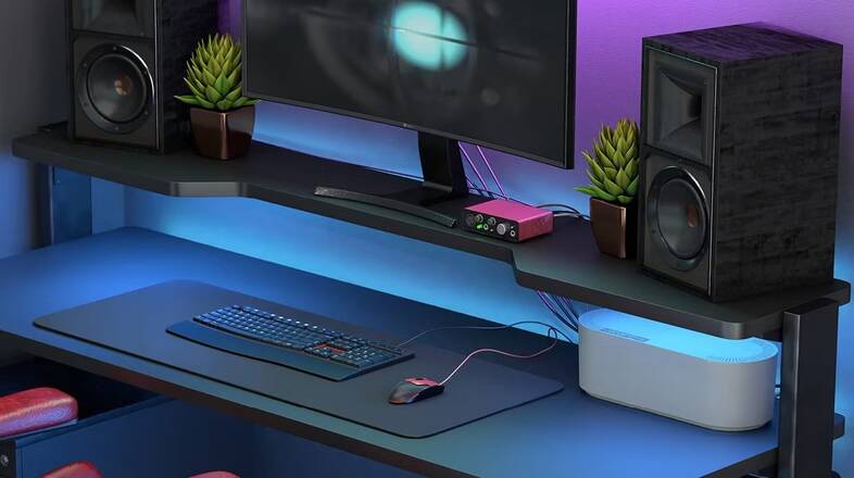 صورة لـ أفضل أجهزة تنظيم المكاتب ومُلحقاتها | d-line-cable-management-box-on-desk.avif_