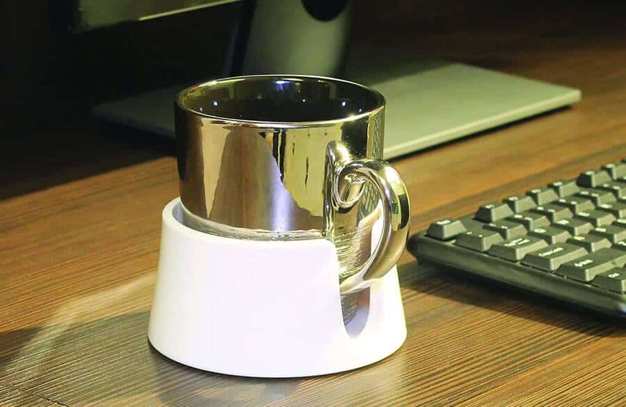 صورة لـ أفضل أجهزة تنظيم المكاتب ومُلحقاتها | hit-products-tablecoaster-with-coffee-mug.avif_