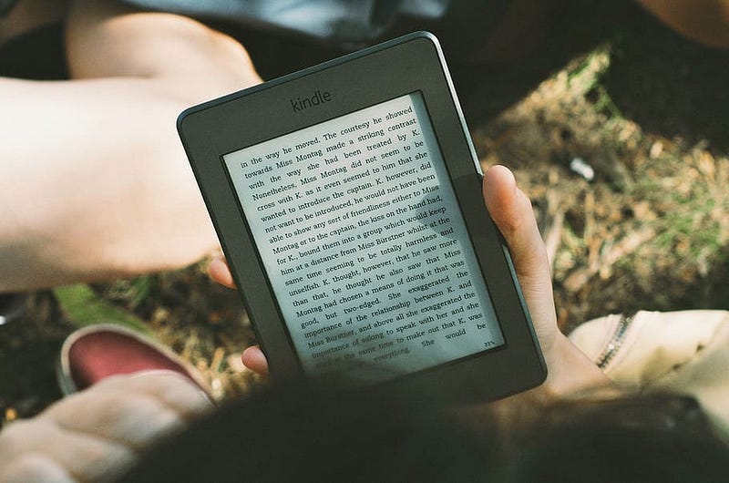 صورة لـ أفضل خدمات اشتراك الكتب الإلكترونية ، مُقارنة بينها | 1PnpD7Qc7FlcyKBv-Ms3_cQ-DzTechs