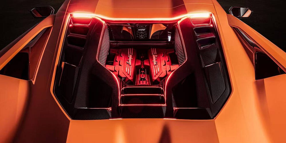 صورة لـ كيف تحتضن Lamborghini Revuelto المُستقبل مع احترام تُراثها | 156r94QinlGu_a3mt5QlZyA-DzTechs