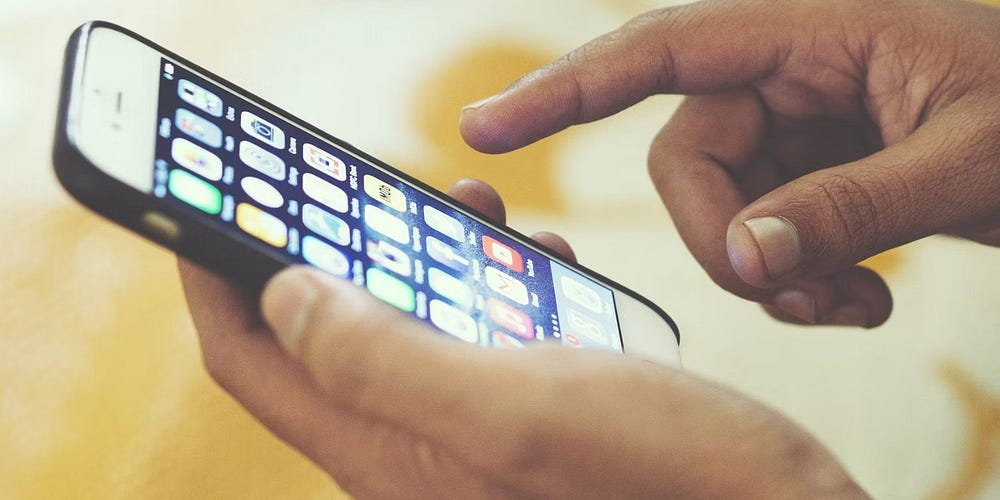 صورة لـ أكثر مشاكل شاشة الـ iPhone شيوعًا (وكيفية إصلاحها) | 1LkciyhzD_1jsjDOusf9BIg-DzTechs