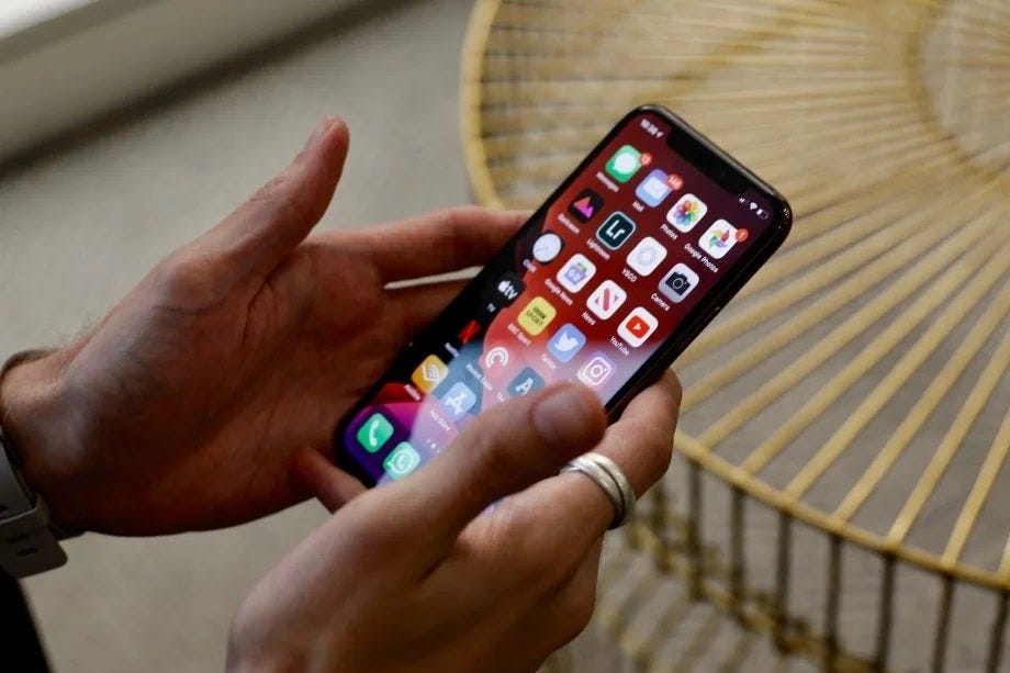 صورة لـ أكثر مشاكل شاشة الـ iPhone شيوعًا (وكيفية إصلاحها) | 1rvs_fUcYA2TJ5MKxXWCK9w-DzTechs