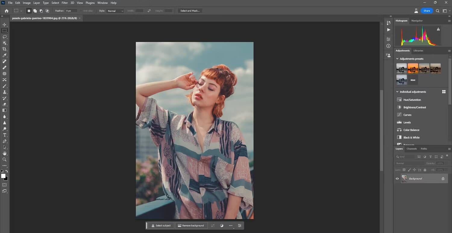 صورة لـ طرق لاستخدام Generative Fill لتحسين صورك في Photoshop | 19fSTeTHQD3mUGVmcuqO4mg-DzTechs