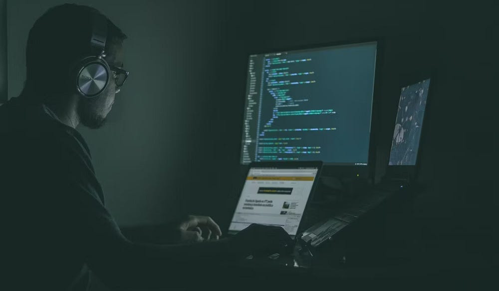صورة لـ طرق مُختلفة لمنع هجمات سلسلة التوريد | 1J2aMjbL7O2m8atxevTzVqA-DzTechs
