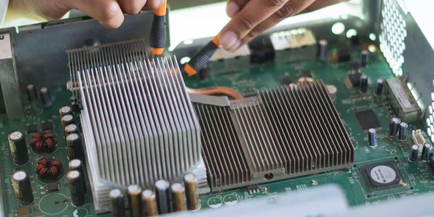 صورة لـ كيفية إصلاح كمبيوتر بنظام Windows يتم تمهيده دائمًا إلى شاشة BIOS | 1_93HhAH5p2Xd0C4nK4xpXA-DzTechs