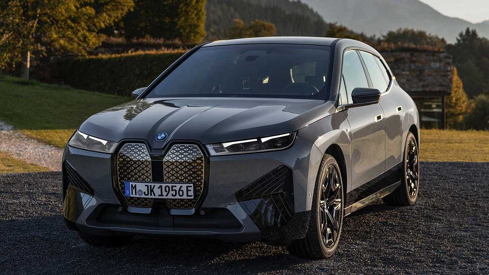صورة لـ ما هي سيارات BMW الكهربائية التي يُمكنك شراؤها في عام 2023؟ | 1hZnMMIEmWxjqzkC5dgF9Vg-DzTechs