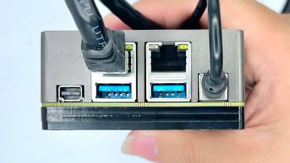 صورة لـ مُقارنة بين ZimaBoard و Raspberry Pi: أيهما أفضل لمشروع الخادم المُستضاف ذاتيًا؟ | 1UP_As6OzLphoWm1NV2crlA-DzTechs