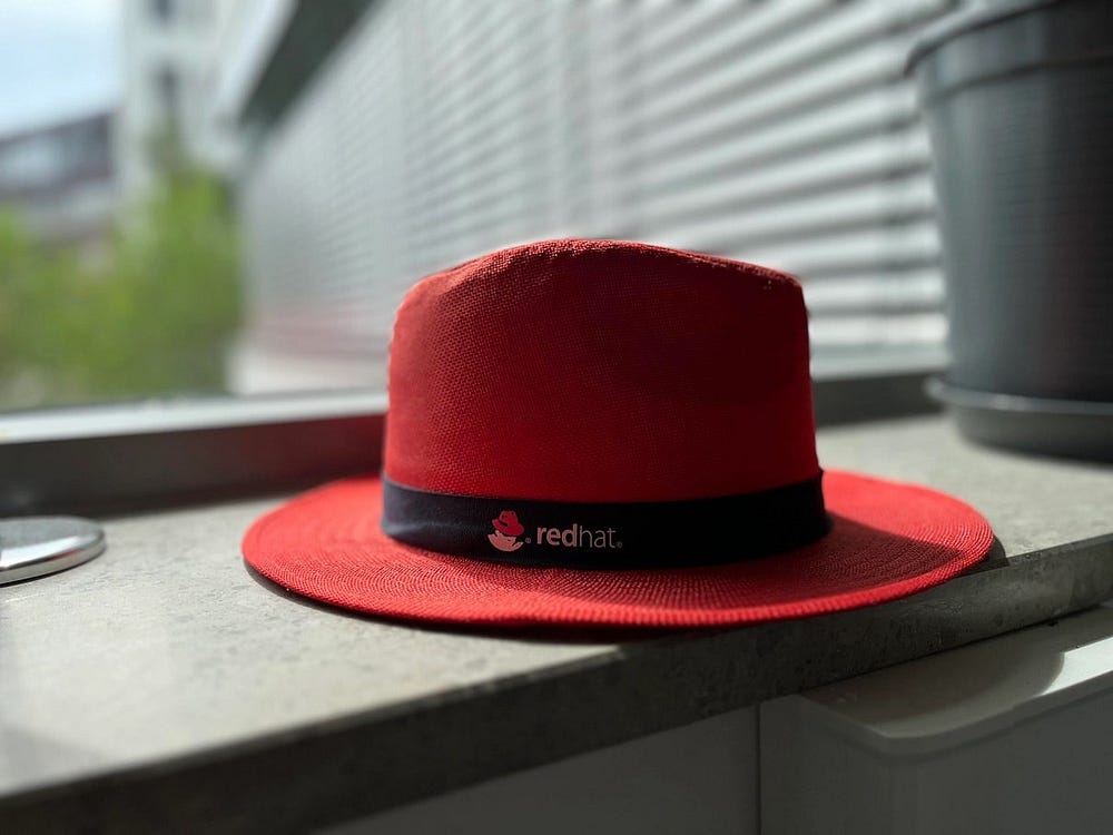 صورة لـ الطرق التي تُؤثر بها قيود الكود المصدري لـ Red Hat على التوزيعات الأخرى | 1h2pqis_fbA9qbllPZCgWLA-DzTechs