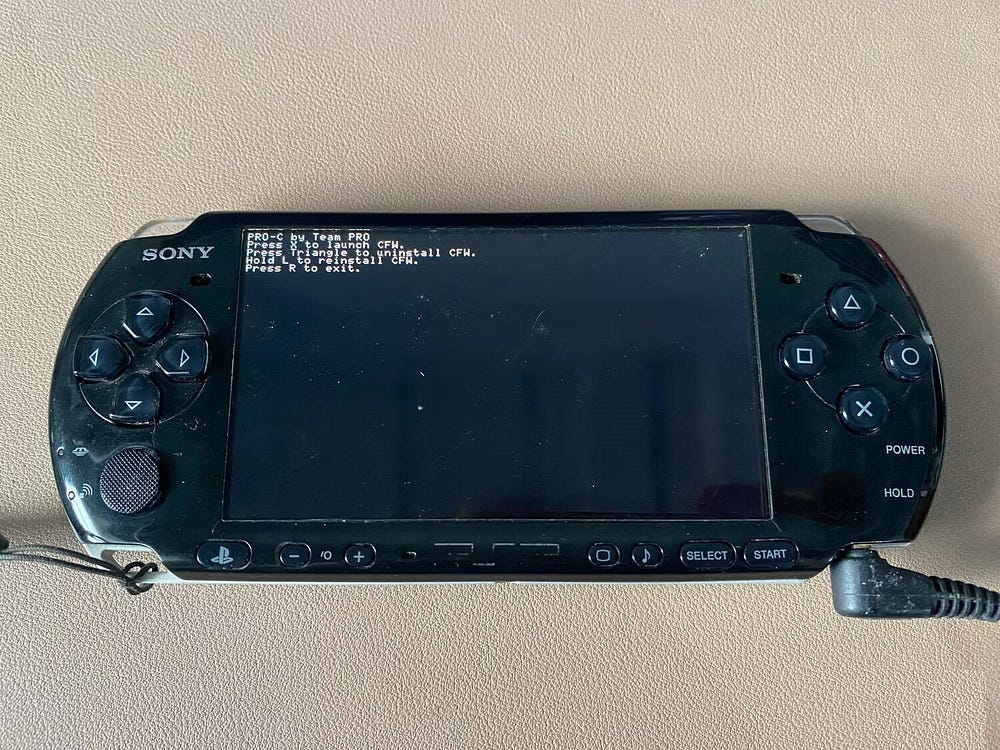 صورة لـ كيفية تحويل PSP إلى محاكي لتشغيل ألعاب Game Boy | 1a-NB71qBNa3Pn_TJjPpSNA-DzTechs