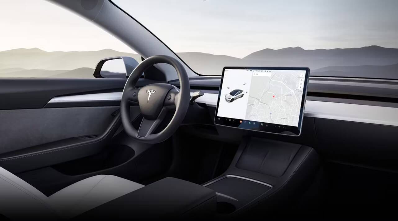 صورة لـ مُقارنة بين Polestar 2 و Tesla Model 3: أيهما أفضل سيارة كهربائية بسعر معقول؟ | 1dTMdWRV3_Q18uK_i-4-jOg-DzTechs