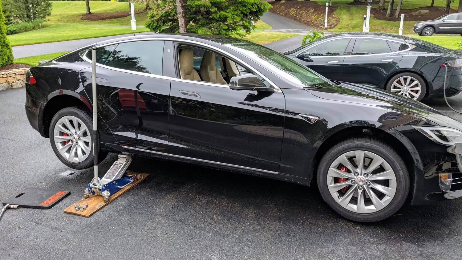 صورة لـ نصائح هامة لشراء سيارة Tesla مُستعملة: كيف تجعل اختيارك ذكيًا | 1QVnSp-5Dl1Efl9fWWbXM2A-DzTechs