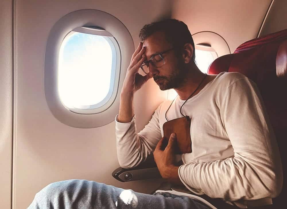 صورة لـ كيف تستخدم التكنولوجيا لتخفيف التوتر وزيادة الراحة أثناء السفر بالطائرة | 1ytseqmFj32SxdIbf4YDdTA-DzTechs