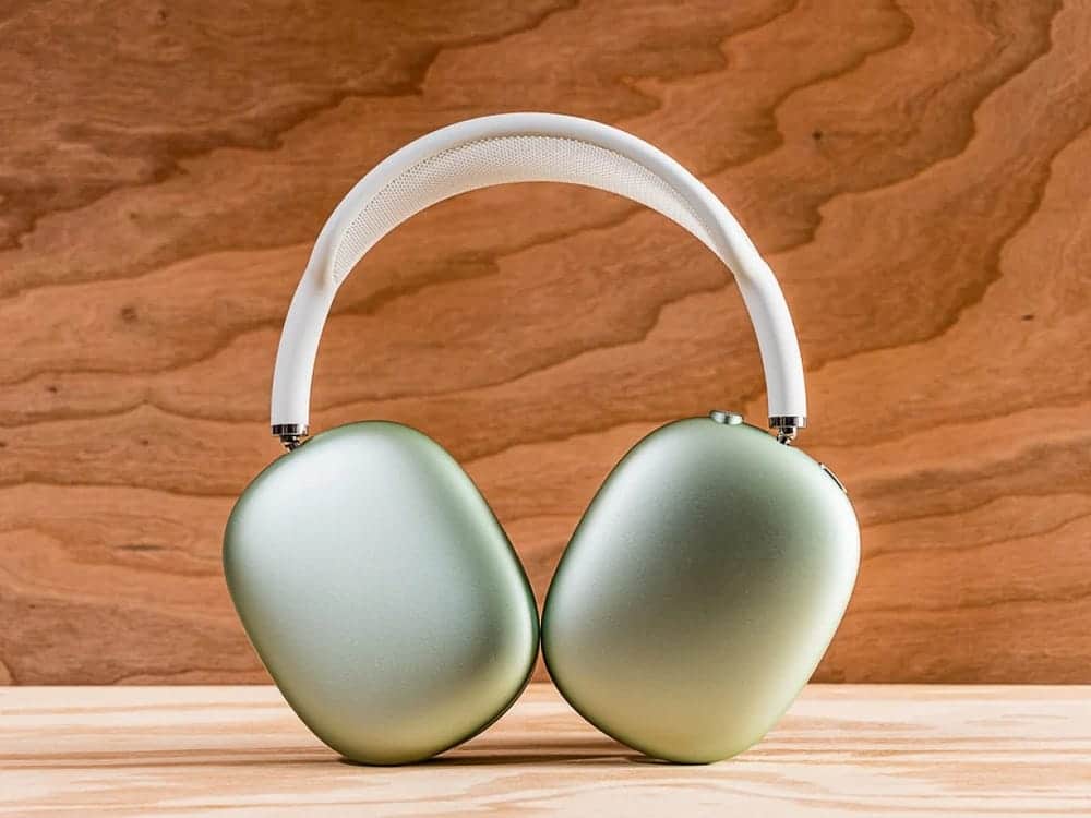 صورة لـ الطرق المُبتكرة التي يُمكن لـ Apple تطوير وتحسين AirPods Max من خلالها | 12IuBD3_aWD0_DETrVh9ZAQ-DzTechs