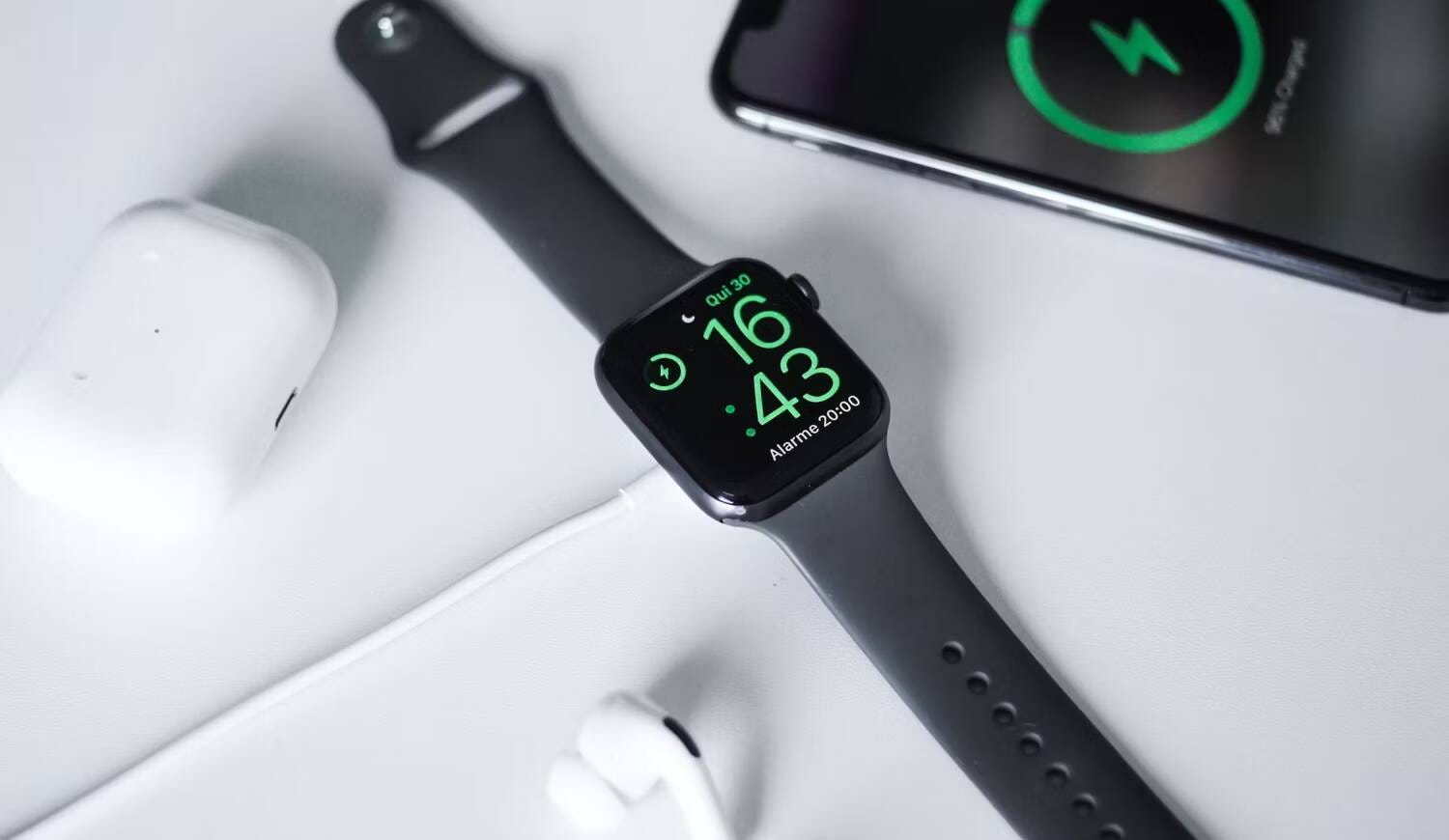 صورة لـ مُقارنة بين Apple Watch SE (الجيل الثاني) و Apple Watch Series 9: الاختلافات والاختيار الأمثل | 18-e_4g38AafkM_ZBt0FESw-DzTechs