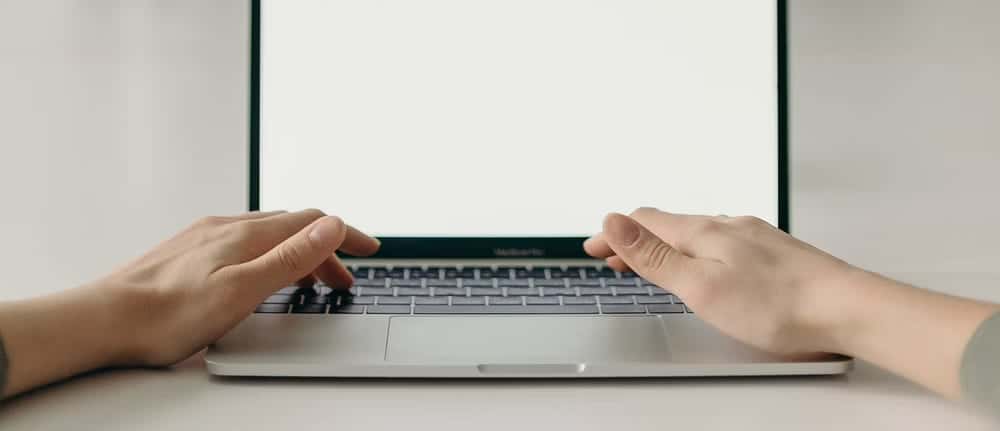 صورة لـ كيفية التراجع عن التغييرات أو إعادتها على الـ Mac | 1QzU5CeVHJvhNQ11a7x_9uA-DzTechs