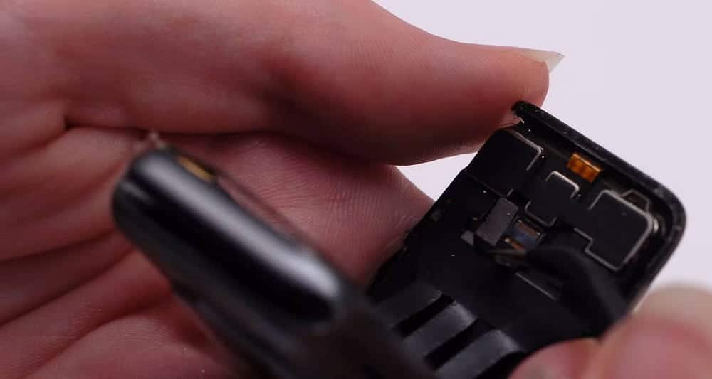 صورة لـ إستراتيجيات فعّالة لإصلاح شاشة Apple Watch المكسورة أو التالفة بأمان | 1Wo1Gs4cikCl4tV2YQ4YzpA-DzTechs