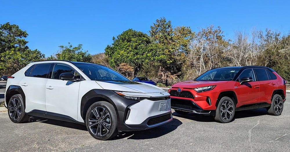 صورة لـ فهم أنواع السيارات الكهربائية: دليل شامل حول الفرق بين EV و BEV و PHEV و HEV | 1v_xqSHrYoAdn-I12t2P7AA-DzTechs