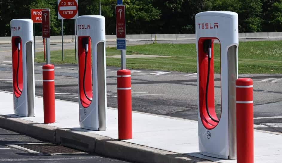 صورة لـ هل يستحق الأمر شراء سيارة Tesla؟ الإطلاع على المُميزات والعيوب | 1w2h1PyNao37DkryVeFJv6A-DzTechs