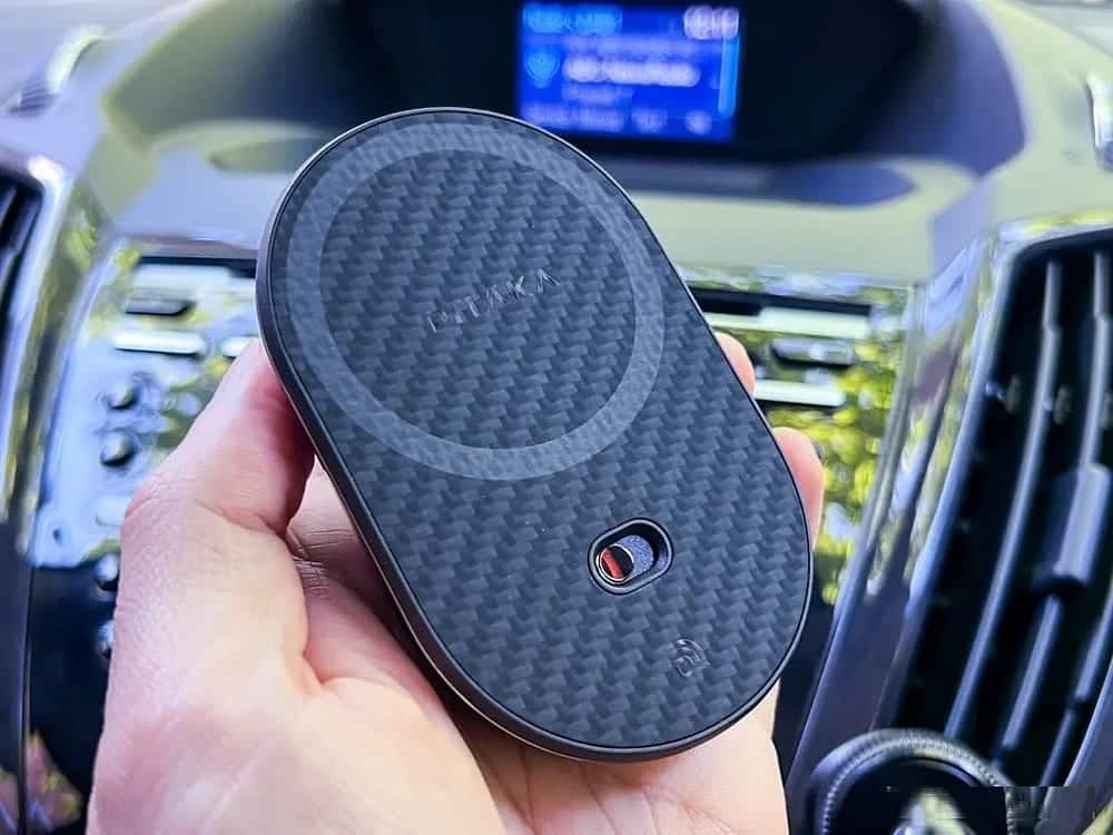 صورة لـ مُراجعة Pitaka MagEZ Car Mount Pro 2: ميزات NFC أنيقة وأداء رائع، ولكن هل يُبرر هذا السعر المُرتفع؟ | 10dJXTpfQ2lzu2bVH5PrlLA-DzTechs