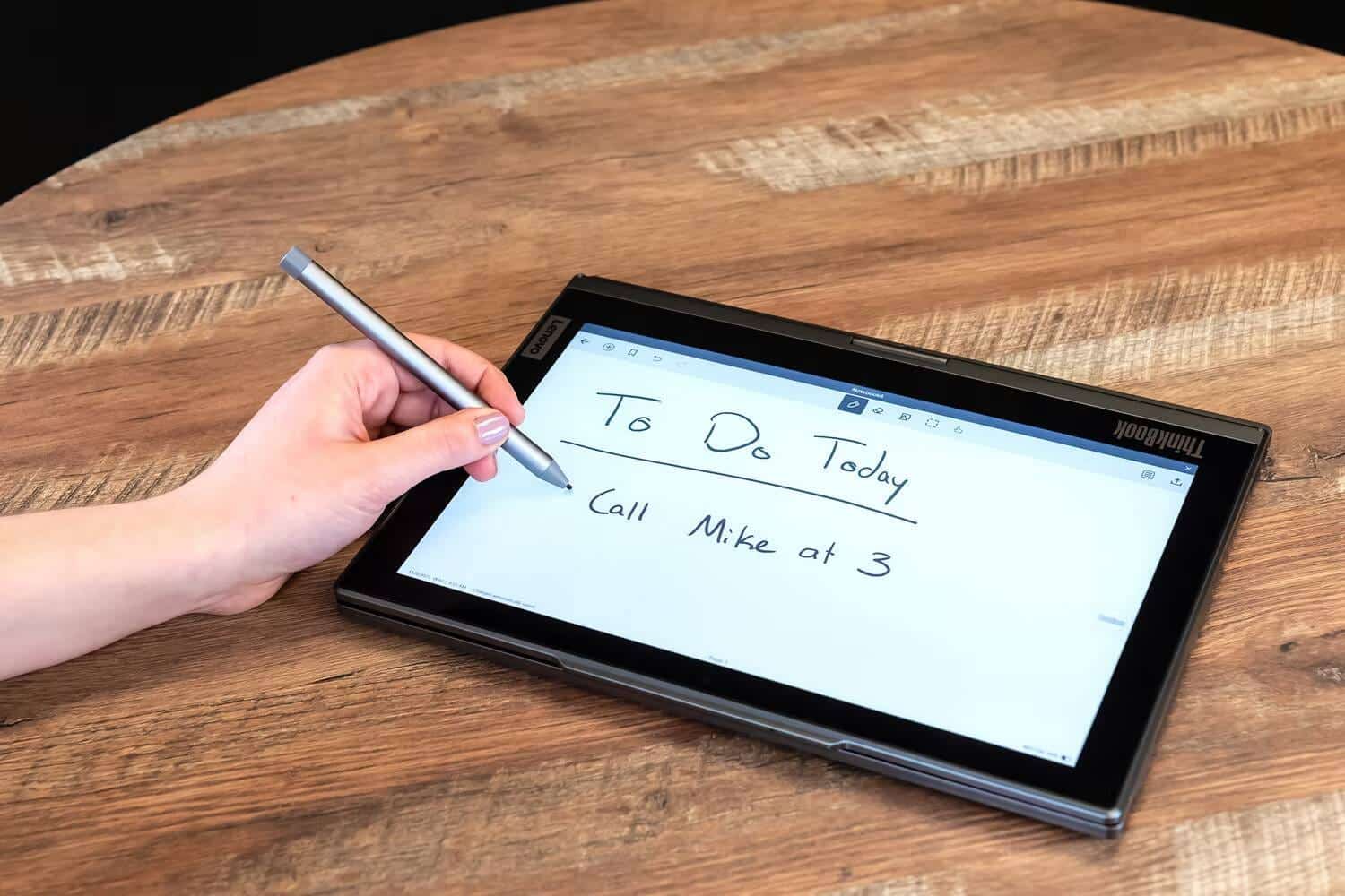 صورة لـ مُراجعة Lenovo ThinkBook Plus Gen 4: شاشة الحبر الإلكتروني لا تُميزه | 1QTG3Ic23ZU3TROIfZNAn0A-DzTechs