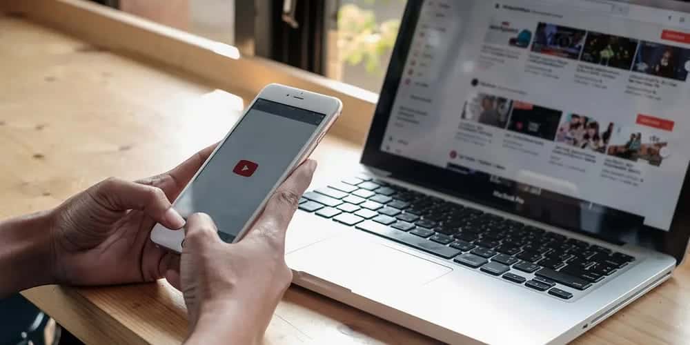 صورة لـ كيفية إنشاء قائمة تشغيل مُخصصة لمقاطع الفيديو المفضلة لديك على YouTube | 1QWL0OpD4IqJhfJIQkds1Ig-DzTechs
