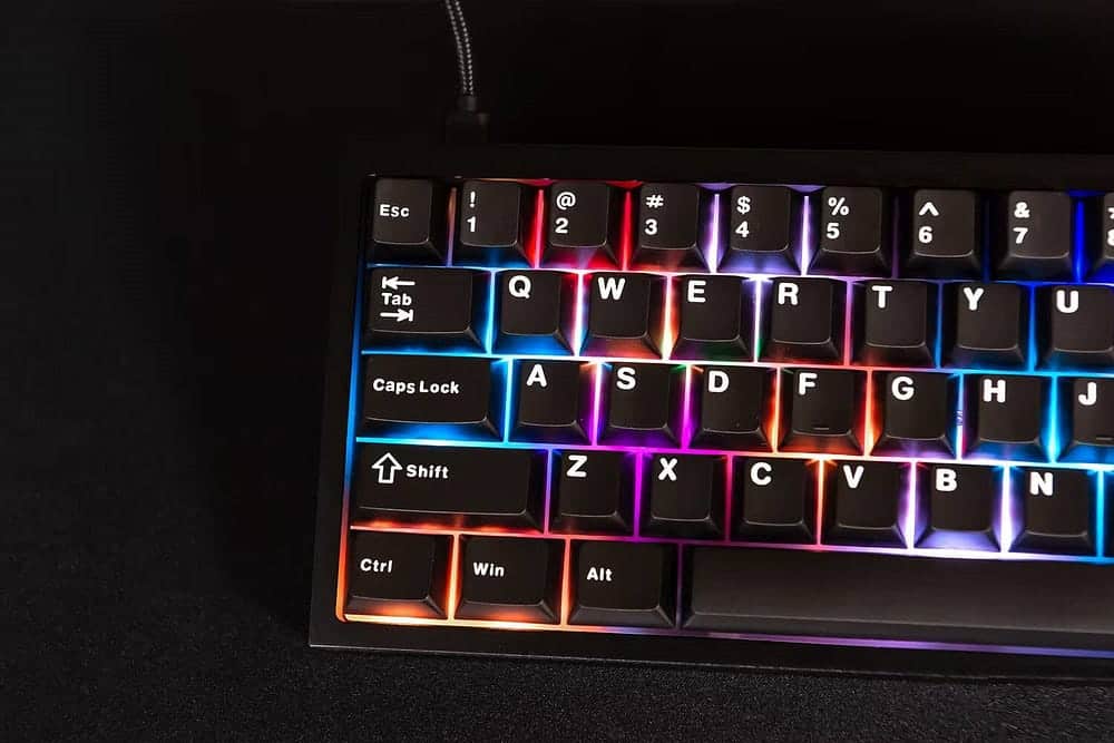 صورة لـ مُراجعة CyberPowerPC CK60: لوحة مفاتيح ميكانيكية بأداء مُميز وتخصيص لا مثيل له لمُحبي الألعاب | 1x8fu-slOcJBHgEhgTtH2cw-DzTechs