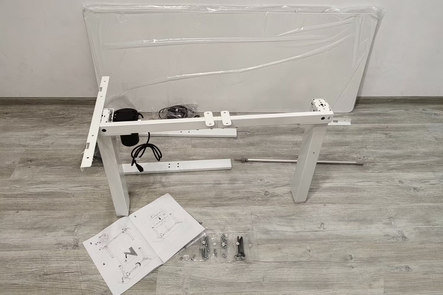 صورة لـ مُراجعة Fezibo Basic Standing Desk: تجربة سلسة ومُريحة أثناء العمل | 1zWMZmy3isfgH71XkP_Gbhw-DzTechs
