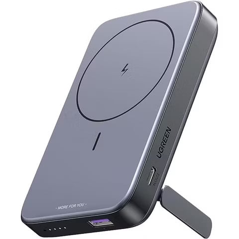 صورة لـ مراجعة حزمة البطارية المغناطيسية من Ugreen المُزوَّدة بمسند قابل للطي لشحن iPhone | ugreen-magnetic-battery-pack.avif_