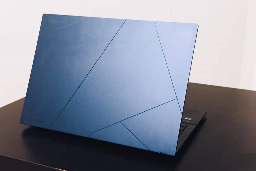 صورة لـ مُراجعة ASUS Zenbook 14 OLED (UX3405): أداء مُتميز وتصميم راقٍ يجعله بالقرب من الـ MacBook؟ | 1RL5-vL824P5fzGTl_M-n3A-DzTechs